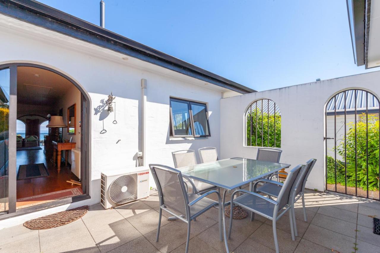 Lakefront Villa - Waitahanui Holiday Home Exterior photo